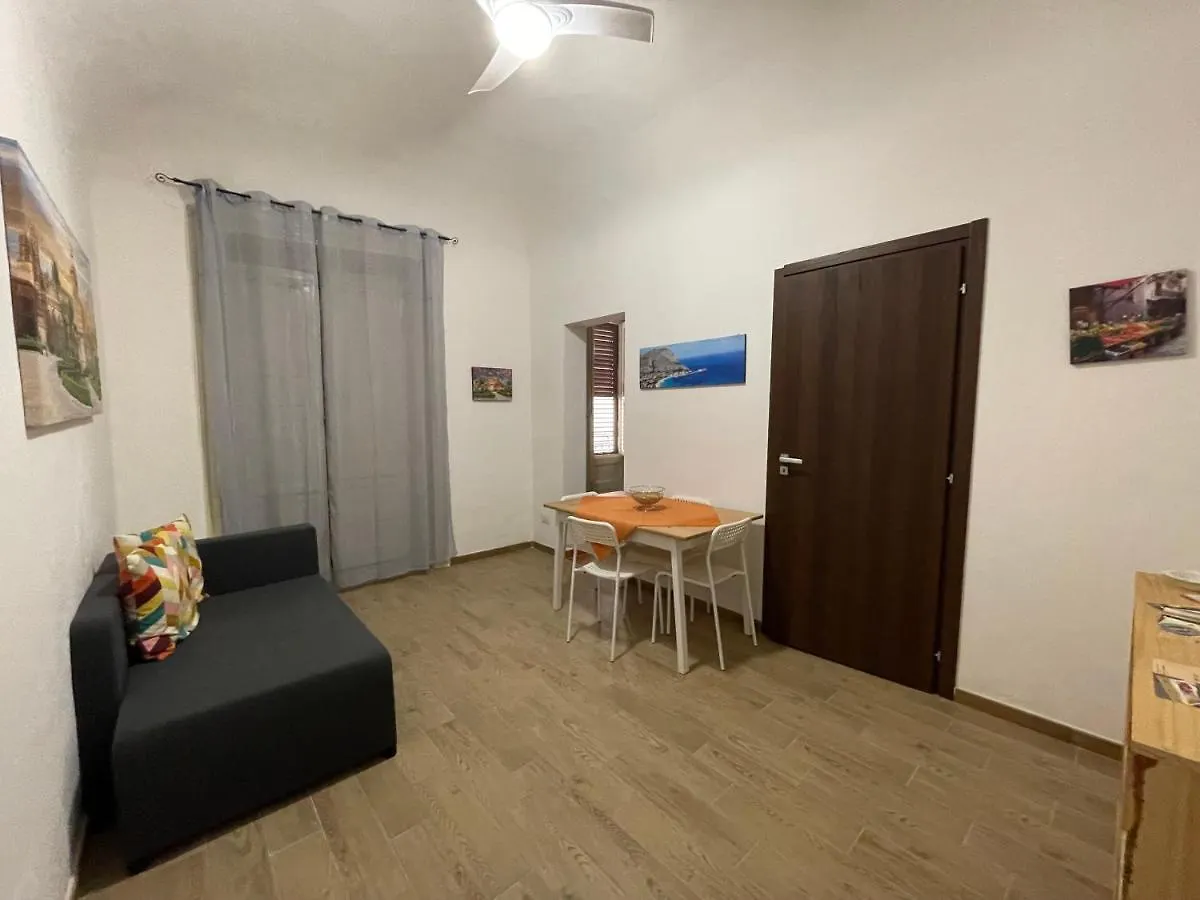Le Colonne Del Massimo Apartment Palermo 0*,